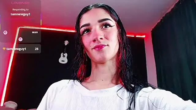 Snapshot of ingrid_zese_ chatting on 12/14/25, 07:29 ingrid zese online show from 12/14/25, 07:29