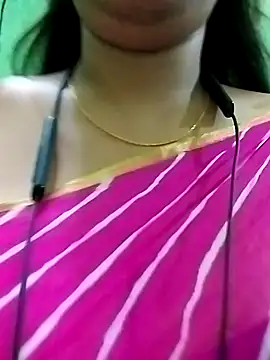 Snapshot of Dimplegirl chatting on 09/19/25, 04:29 Dimplegirl online show from 09/19/25, 04:29