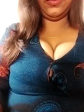 Snapshot of Dimplegirl chatting on 10/05/25, 10:13 Dimplegirl online show from 10/05/25, 10:13