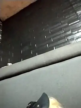 Snapshot of Ashleycam69 chatting on 10/25/25, 05:59 Ashleycam69 online show from 10/25/25, 05:59