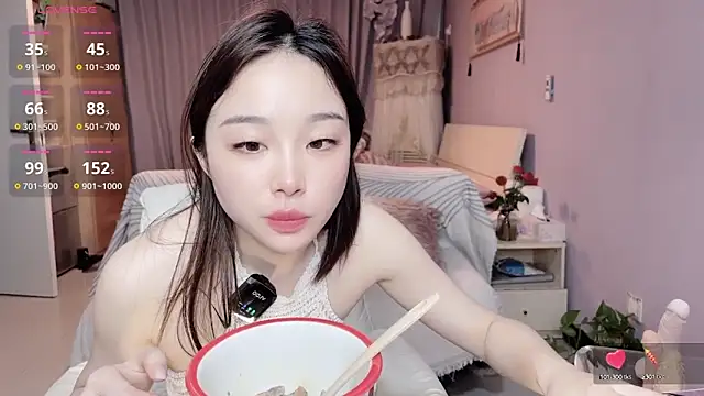 Y2Luvk online show from 10/09/25, 12:19