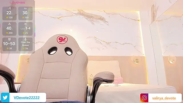 valirya devote online show from 09/18/25, 03:52