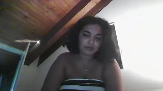 Snapshot of LadySophia03 chatting on 10/02/25, 08:32 LadySophia03 online show from 10/02/25, 08:32