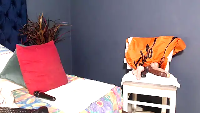 Snapshot of PrettyBoobsxx42 chatting on 11/27/25, 06:04 PrettyBoobsxx42 online show from 11/27/25, 06:04