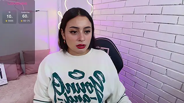 Snapshot of Darling_tay chatting on 09/14/25, 11:42 Darling tay online show from 09/14/25, 11:42