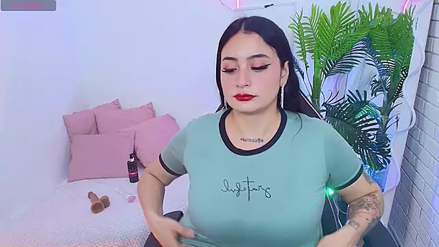 Snapshot of Darling_tay chatting on 09/26/25, 03:21 Darling tay online show from 09/26/25, 03:21