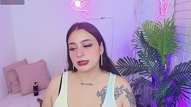 Snapshot of Darling_tay chatting on 09/28/25, 03:23 Darling tay online show from 09/28/25, 03:23