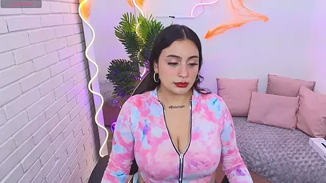 Snapshot of Darling_tay chatting on 10/13/25, 03:28 Darling tay online show from 10/13/25, 03:28