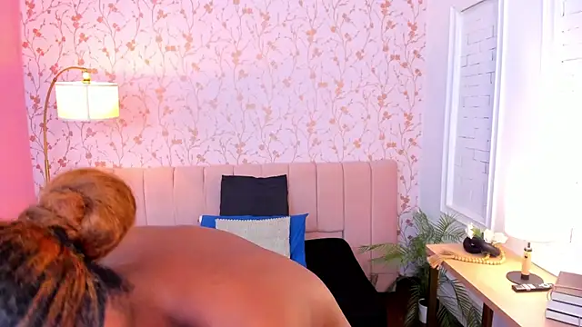 halleylorens online show from 06/04/26, 07:31