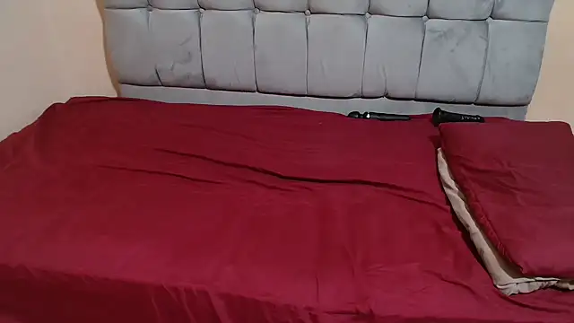 Snapshot of curveAss222 chatting on 11/03/25, 10:32 curveAss222 online show from 11/03/25, 10:32