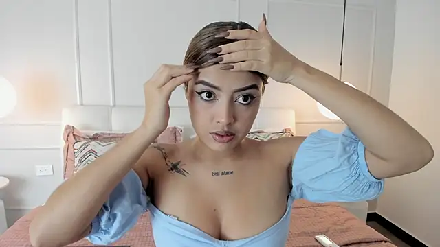 Snapshot of ArianaSilva_ chatting on 11/03/25, 11:44 ArianaSilva online show from 11/03/25, 11:44