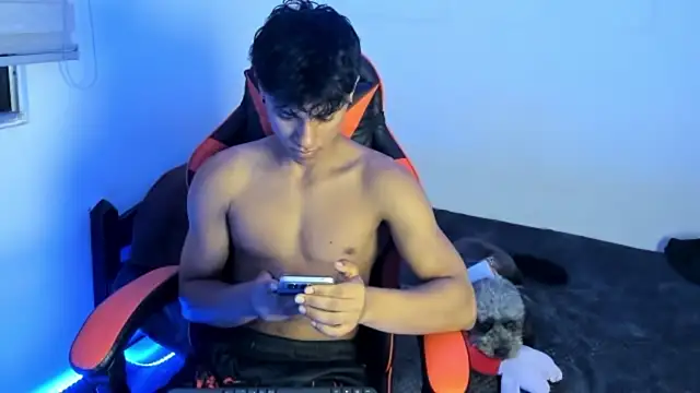 ZYZZ1312 online show from 06/08/26, 02:34