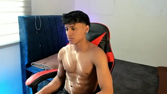 ZYZZ1312 online show from 06/10/26, 07:24