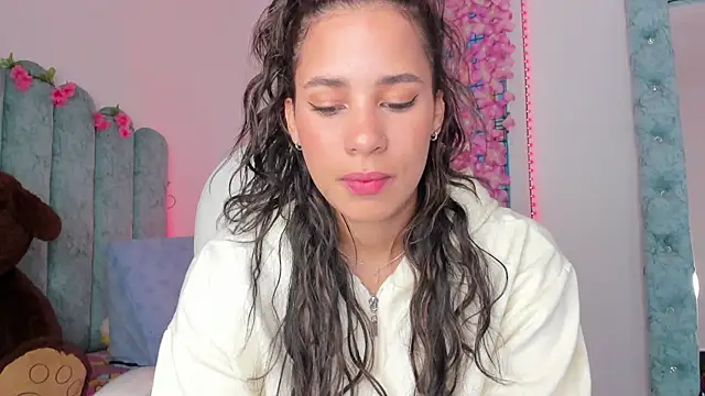 Camila Smith 22 online show from 09/09/25, 01:49