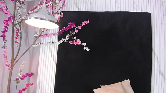 Snapshot of MONIK_FOX_CR chatting on 11/26/25, 07:48 MONIK FOX CR online show from 11/26/25, 07:48