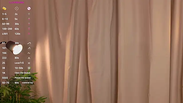 lisabaus online show from 11/28/25, 07:11