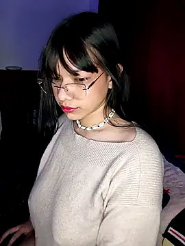 Snapshot of Iwarii chatting on 12/05/25, 08:12 Iwarii online show from 12/05/25, 08:12