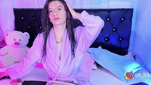 Sofiia cute  online show from 10/18/25, 04:04