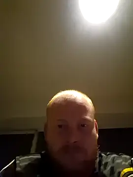 svenni2525 online show from 10/14/25, 09:37