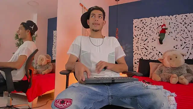 Snapshot of Adonis_WB chatting on 11/14/25, 12:53 Adonis WB online show from 11/14/25, 12:53