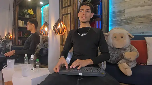 Snapshot of Adonis_WB chatting on 11/15/25, 09:43 Adonis WB online show from 11/15/25, 09:43