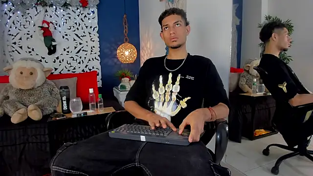 Snapshot of Adonis_WB chatting on 12/14/25, 04:29 Adonis WB online show from 12/14/25, 04:29