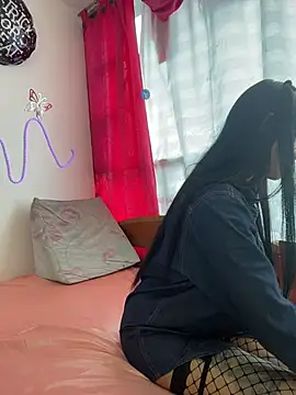 Snapshot of eve_linn99 chatting on 10/19/25, 05:46 eve linn99 online show from 10/19/25, 05:46