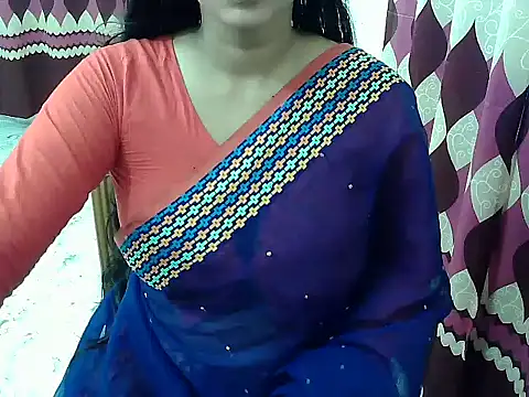 Snapshot of Hot-Hot chatting on 06/13/26, 04:43 Hot-Hot online show from 06/13/26, 04:43