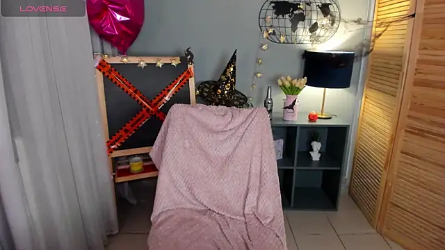 mishapallmer online show from 10/21/25, 01:50