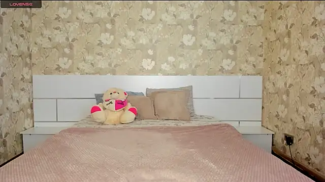 Snapshot of mishapallmer chatting on 12/02/25, 08:52 mishapallmer online show from 12/02/25, 08:52