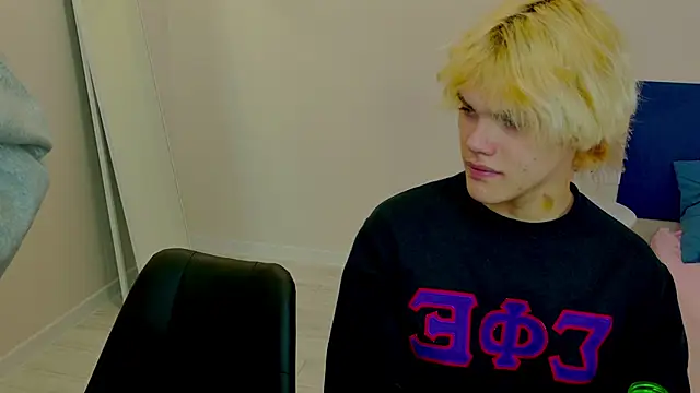 Bonnie And C1yde online show from 10/19/25, 05:13