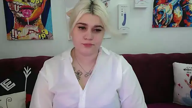 Snapshot of Amber_Monro chatting on 09/11/25, 03:17 Amber Monro online show from 09/11/25, 03:17