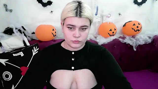 Amber Monro online show from 10/31/25, 04:46