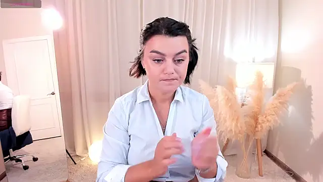 Snapshot of moodberry chatting on 10/10/25, 06:45 moodberry online show from 10/10/25, 06:45