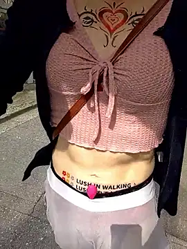 pink-mai online show from 09/16/25, 01:06