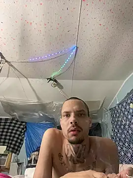 ColDreaMZz93 online show from 06/03/26, 04:23