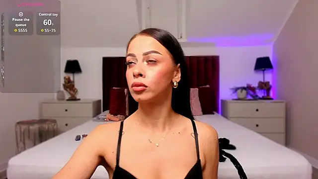 MiaGoldX online show from 10/06/25, 03:59