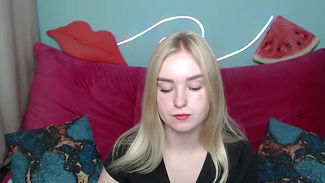 Snapshot of SofySofty chatting on 11/06/25, 05:41 SofySofty online show from 11/06/25, 05:41