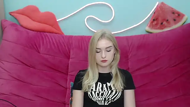 Snapshot of SofySofty chatting on 11/07/25, 05:51 SofySofty online show from 11/07/25, 05:51