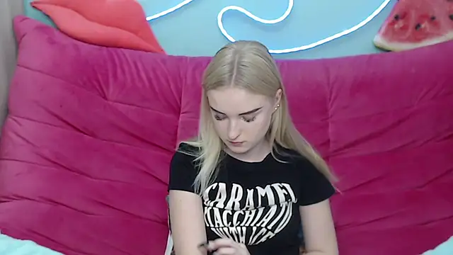 Snapshot of SofySofty chatting on 11/09/25, 06:01 SofySofty online show from 11/09/25, 06:01