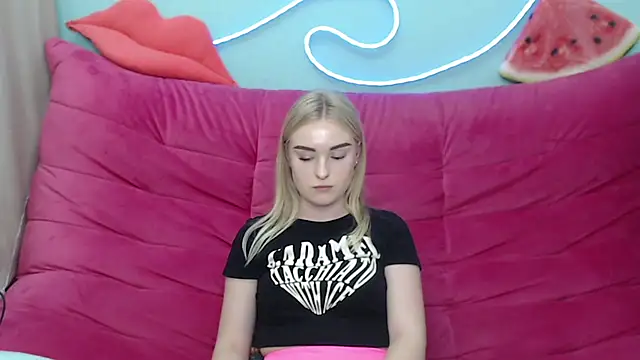 Snapshot of SofySofty chatting on 11/09/25, 06:06 SofySofty online show from 11/09/25, 06:06