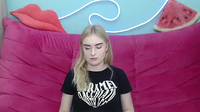 Snapshot of SofySofty chatting on 11/10/25, 06:23 SofySofty online show from 11/10/25, 06:23