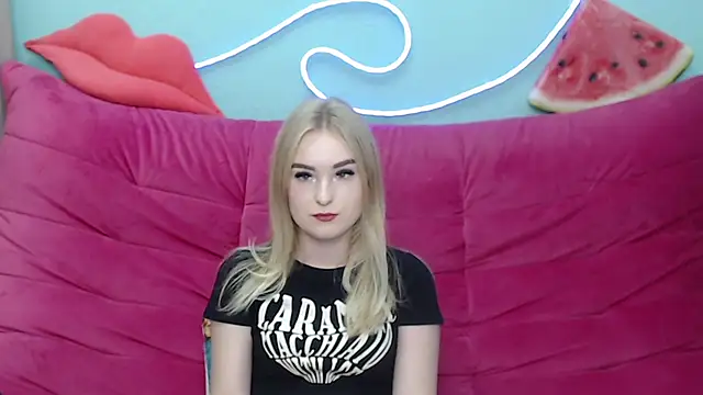 Snapshot of SofySofty chatting on 11/13/25, 05:39 SofySofty online show from 11/13/25, 05:39