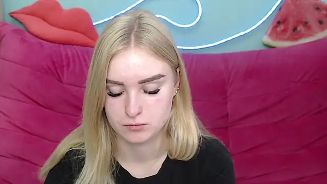 Snapshot of SofySofty chatting on 11/14/25, 06:12 SofySofty online show from 11/14/25, 06:12