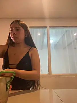 Snapshot of Sara-cooper2 chatting on 09/17/25, 03:03 Sara-cooper2 online show from 09/17/25, 03:03