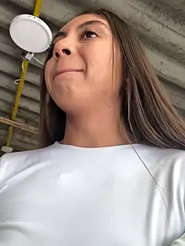 Snapshot of Sara-cooper2 chatting on 09/19/25, 02:07 Sara-cooper2 online show from 09/19/25, 02:07