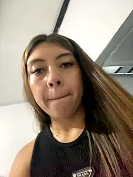 Snapshot of Sara-cooper2 chatting on 10/06/25, 08:06 Sara-cooper2 online show from 10/06/25, 08:06