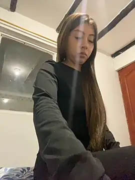 Snapshot of Sara-cooper2 chatting on 10/11/25, 11:03 Sara-cooper2 online show from 10/11/25, 11:03