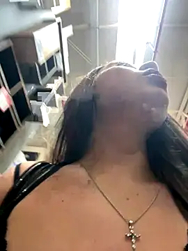 Snapshot of Sara-cooper2 chatting on 10/21/25, 01:56 Sara-cooper2 online show from 10/21/25, 01:56