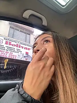 Snapshot of Sara-cooper2 chatting on 11/18/25, 02:21 Sara-cooper2 online show from 11/18/25, 02:21